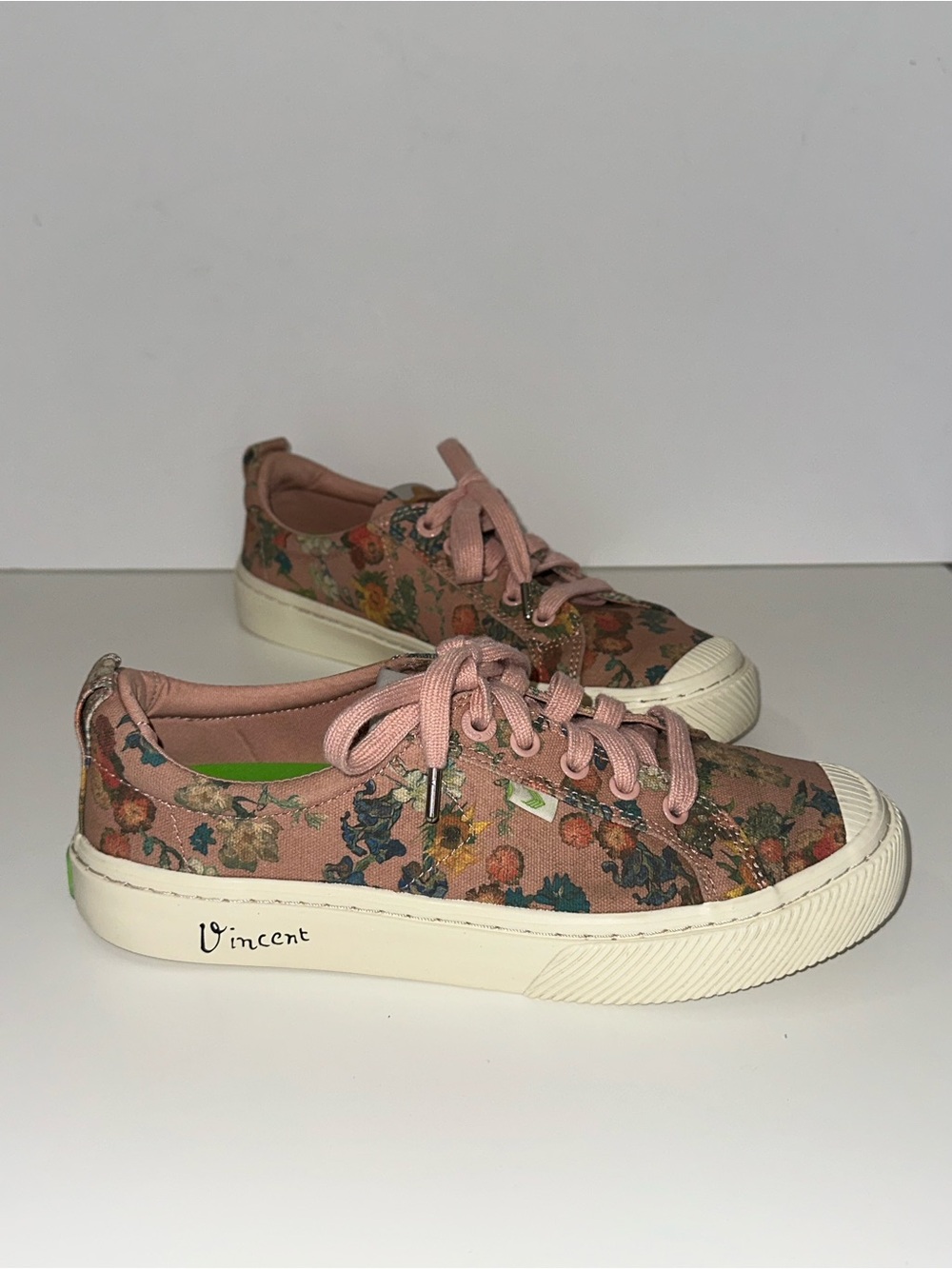 Cariuma x Van Gogh Pink Floral Canvas Sneakers Size 8.5